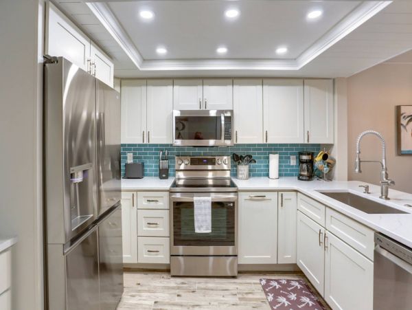 Beachfront Three Bedroom Vacation Rental Condo in Indian Shores
