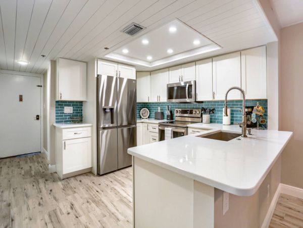 Beachfront Three Bedroom Vacation Rental Condo in Indian Shores