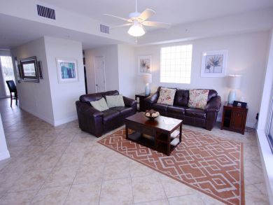 St. Petersburg Home 930769