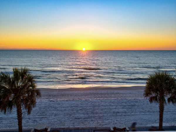 One bedroom Oceanfront Vacation Condo