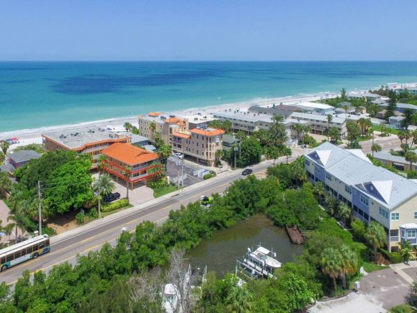 On Beach Indian Rocks Vacation Condo Four Bedrooms Sleeps 10