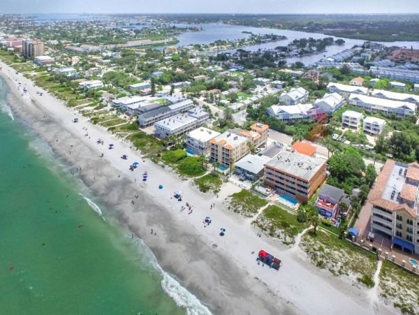 On Beach Indian Rocks Vacation Condo Four Bedrooms Sleeps 10