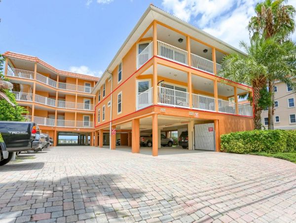 On Beach Indian Rocks Vacation Condo Four Bedrooms Sleeps 10