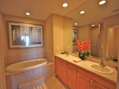 Clearwater Condo 930822