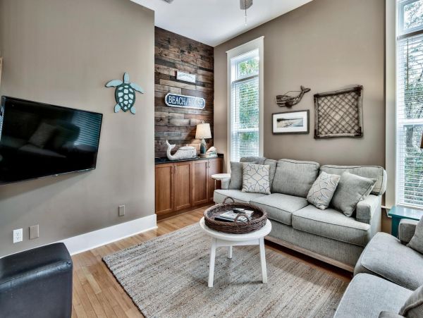 Four Bedroom Home Sleeps Ten Guests in Seacrest Beach