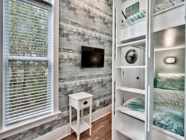 Four Bedroom Home Sleeps Ten Guests in Seacrest Beach