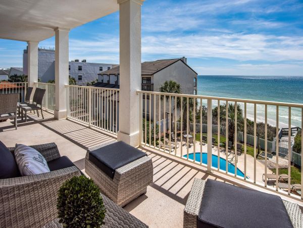 Beachfront Vacation Pool Condo Sleeps 7 Guests in Santa Rosa Beach