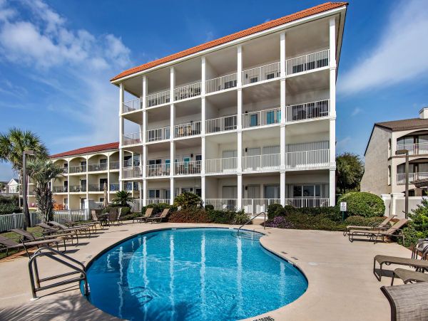 Beachfront Vacation Pool Condo Sleeps 7 Guests in Santa Rosa Beach