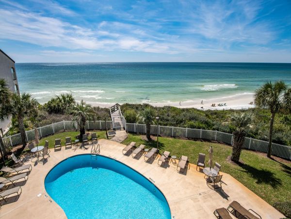 Beachfront Vacation Pool Condo Sleeps 7 Guests in Santa Rosa Beach