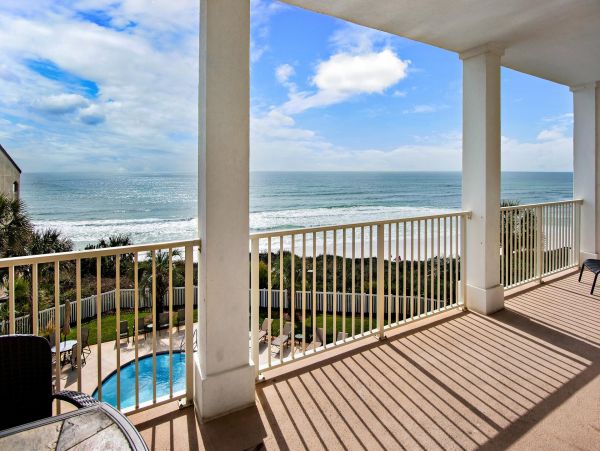 Beachfront Vacation Pool Condo Sleeps 7 Guests in Santa Rosa Beach