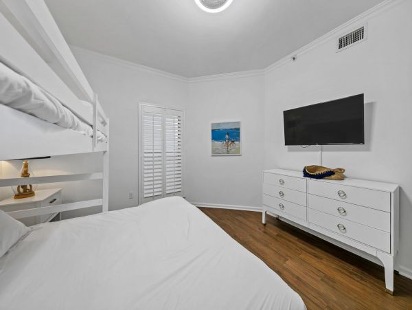 Beachfront Vacation Pool Condo Sleeps 7 Guests in Santa Rosa Beach