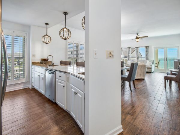 Beachfront Vacation Pool Condo Sleeps 7 Guests in Santa Rosa Beach