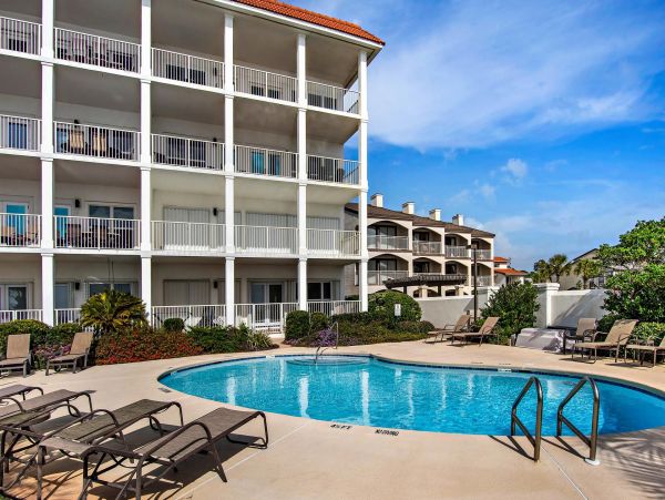 Beachfront Vacation Pool Condo Sleeps 7 Guests in Santa Rosa Beach