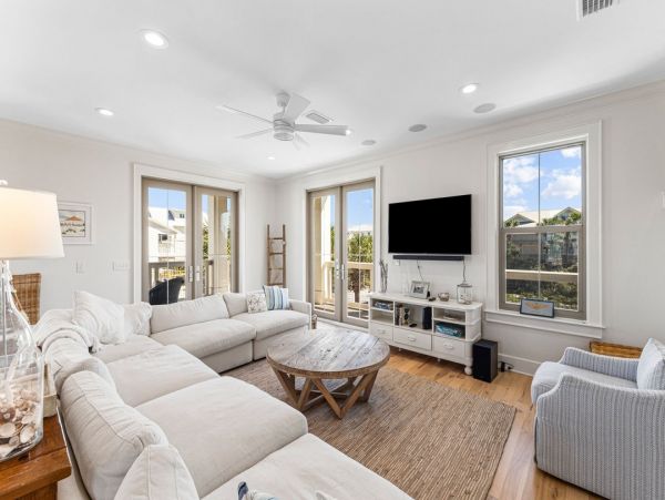 Gorgeous Vacation Rental  Steps from the Beach
