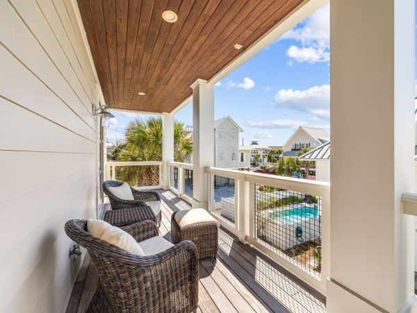 Gorgeous Vacation Rental  Steps from the Beach