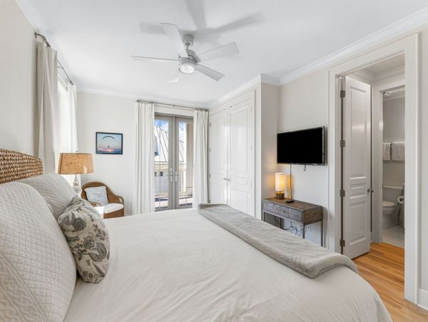Gorgeous Vacation Rental  Steps from the Beach