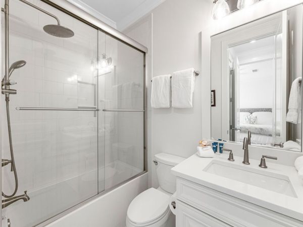 Gorgeous Vacation Rental  Steps from the Beach