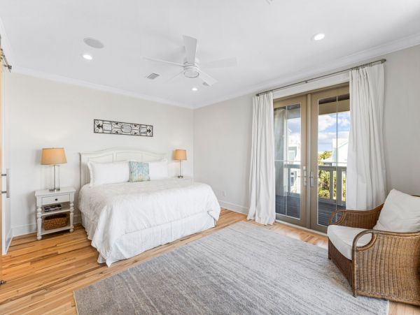 Gorgeous Vacation Rental  Steps from the Beach