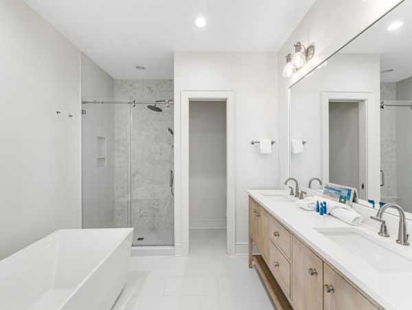 Gorgeous Vacation Rental  Steps from the Beach