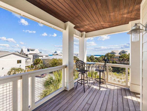 Gorgeous Vacation Rental  Steps from the Beach