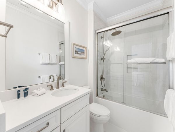 Gorgeous Vacation Rental  Steps from the Beach