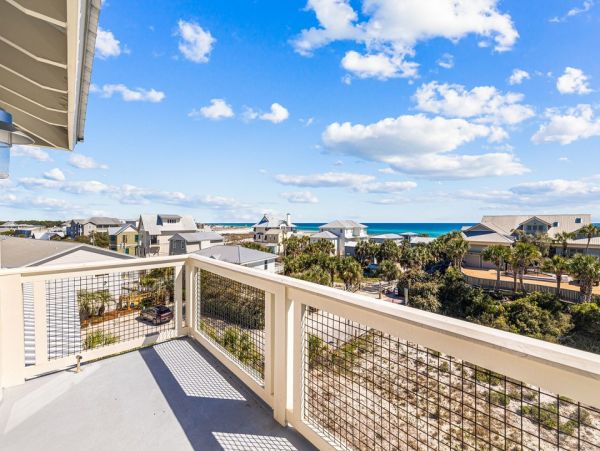 Gorgeous Vacation Rental  Steps from the Beach