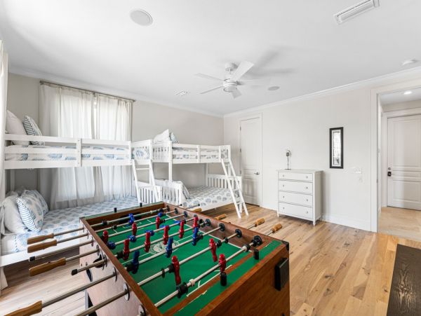 Gorgeous Vacation Rental  Steps from the Beach