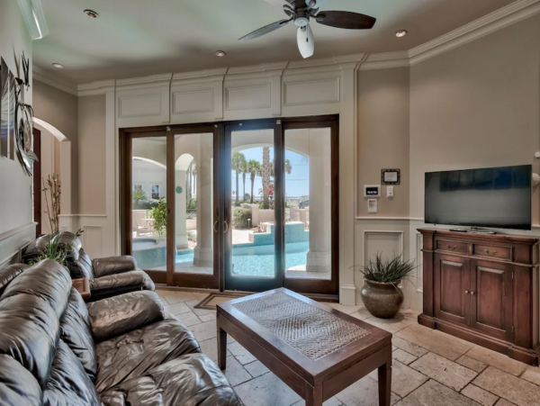 Luxury Home 7 Bedrooms with Great Views, Private Pool & Spa