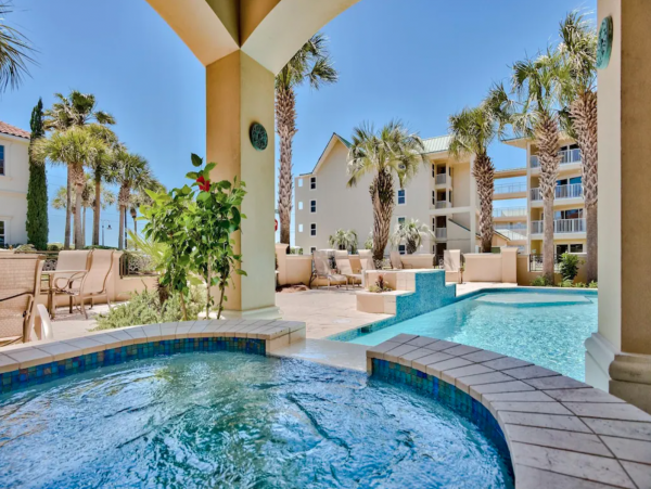 Luxury Home 7 Bedrooms with Great Views, Private Pool & Spa