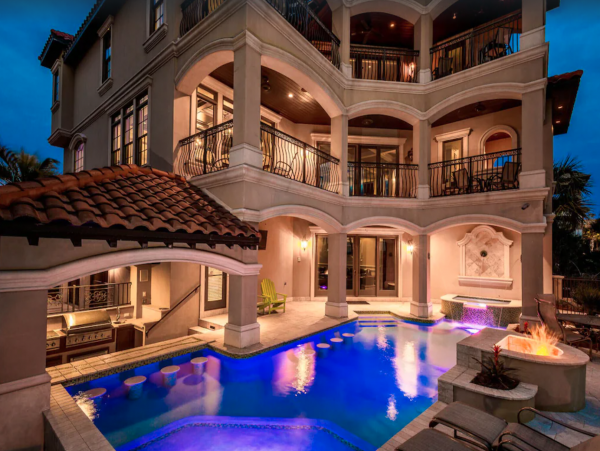 Luxury Home 7 Bedrooms with Great Views, Private Pool & Spa