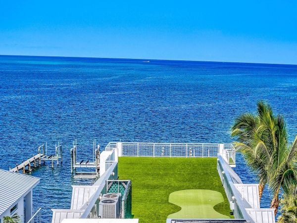 Luxurious Oceanfront Home in The Florida Keys