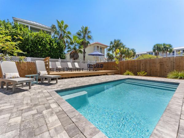 Luxury 7 Bedroom Vacation Pool Home in Destin Close to Beach