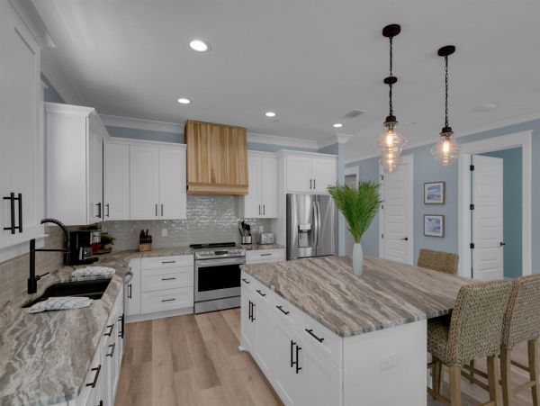 Luxury 7 Bedroom Vacation Pool Home in Destin Close to Beach