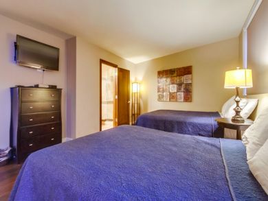 Bay Beachfront 3 Bedroom Vacation Rental in Mission Beach