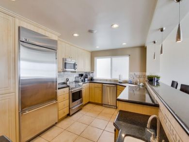 Bay Beachfront 3 Bedroom Vacation Rental in Mission Beach