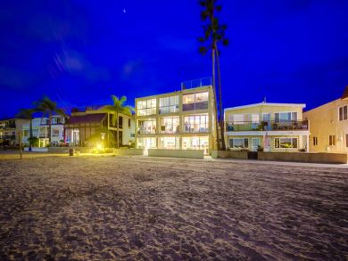 Bay Beachfront 3 Bedroom Vacation Rental in Mission Beach