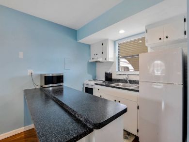 One Bedroom Walk to Beach Vacation Condo in Marco Island
