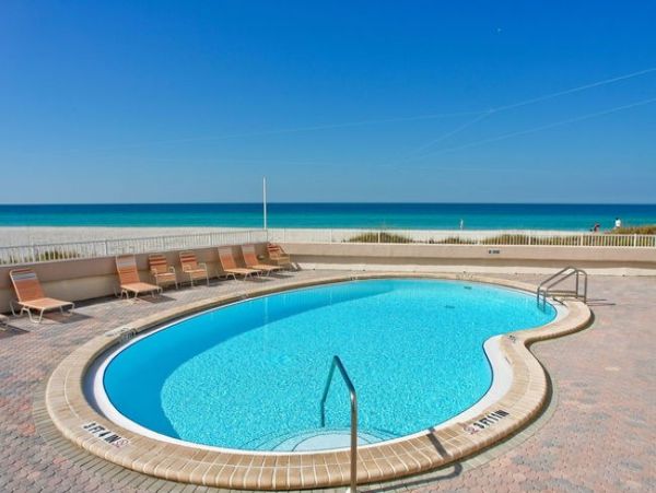Great Value Holmes Beach Two Bedroom Gulf Front Rental Condo