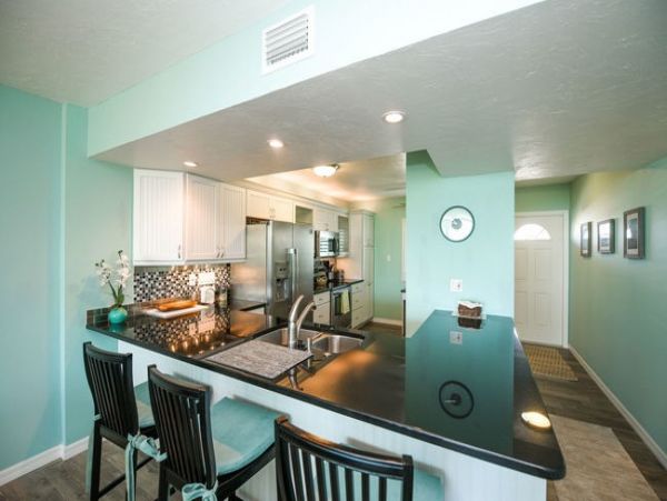 Great Value Holmes Beach Two Bedroom Gulf Front Rental Condo