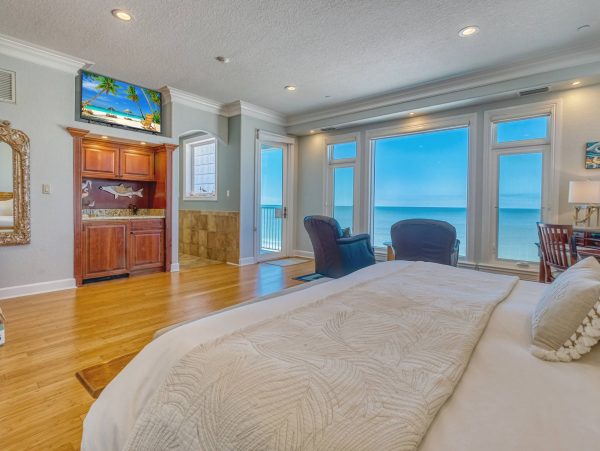 Indian Rocks Beach Gulf-Front Home With Private Pool