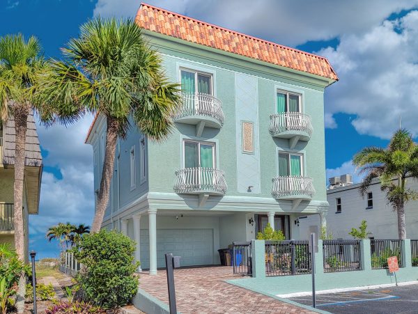 Indian Rocks Beach Gulf-Front Home With Private Pool