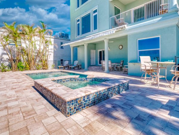 Indian Rocks Beach Gulf-Front Home With Private Pool