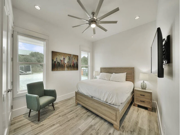 20 Yards from the Beach Access Sleeps 30 WOW!