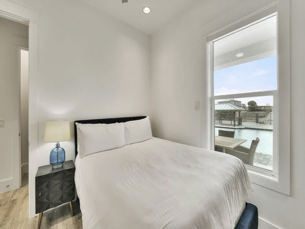 20 Yards from the Beach Access Sleeps 30 WOW!