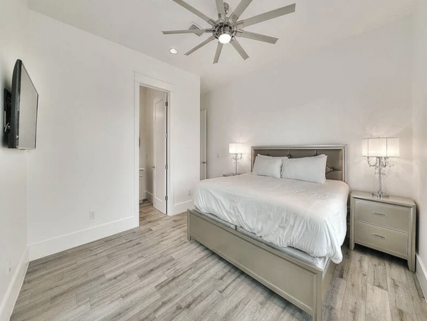 20 Yards from the Beach Access Sleeps 30 WOW!