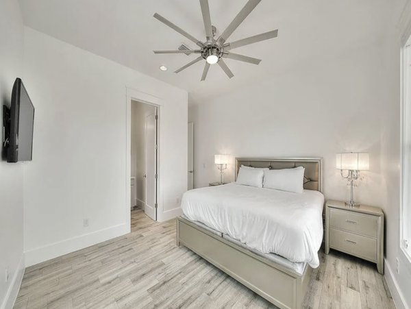 20 Yards from the Beach Access Sleeps 30 WOW!