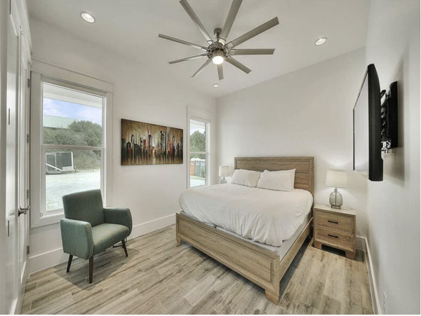 20 Yards from the Beach Access Sleeps 30 WOW!