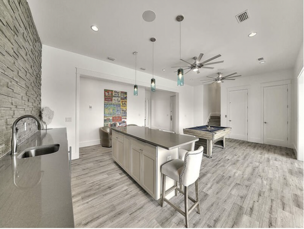 20 Yards from the Beach Access Sleeps 30 WOW!
