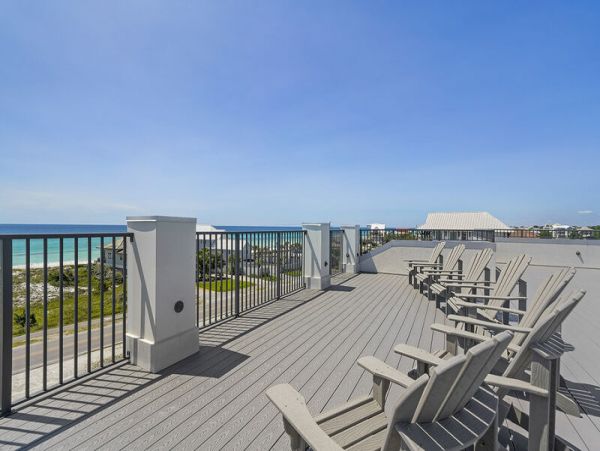 20 Yards from the Beach Access Sleeps 30 WOW!