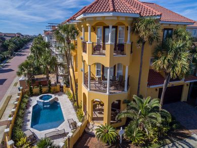 Tuscan Style luxury Gulf Views One Min to Beach